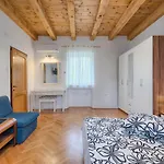 Crispo By Interhome * Μεντουλίν