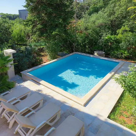 Crispo By Interhome *