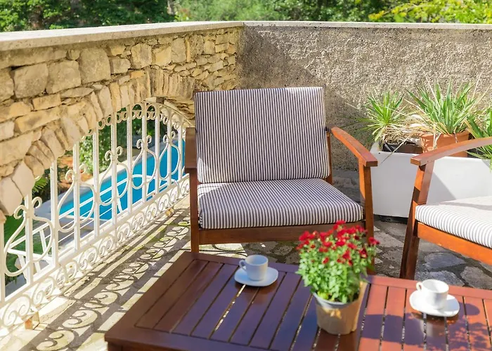 Crispo By Interhome