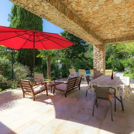 Crispo By Interhome Μεντουλίν