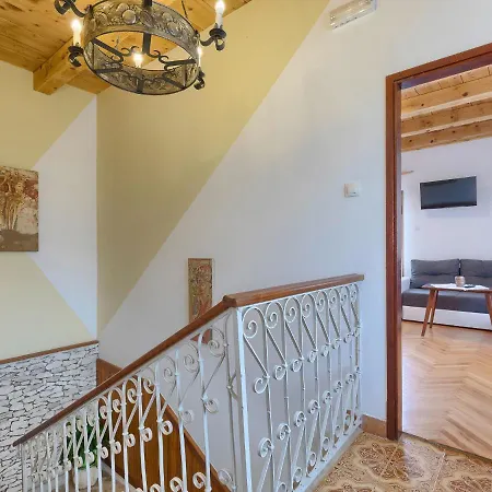 Holiday home Crispo - Mdn119 By Interhome