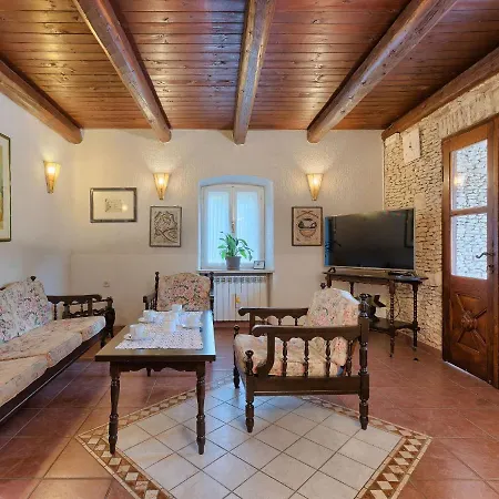 Holiday home Crispo - Mdn119 By Interhome *